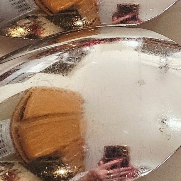 4 Oneida Deluxe Mozart Soup Spoons scalloped edge baroque scrolls 80s vtg stainl - Picture 8 of 10